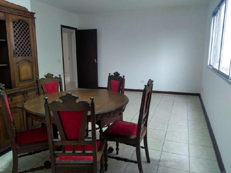 Apartamento com 2 Quartos para Alugar, 96 m² por R$