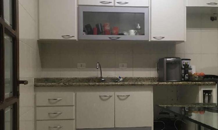 Apartamento com 3 Quartos à Venda, 100 m² por R$ 460.000