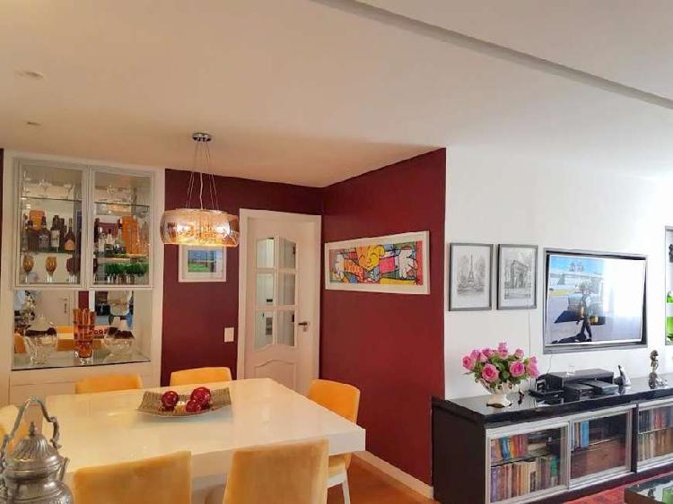 Apartamento com 3 Quartos à Venda, 100 m² por R$ 770.000
