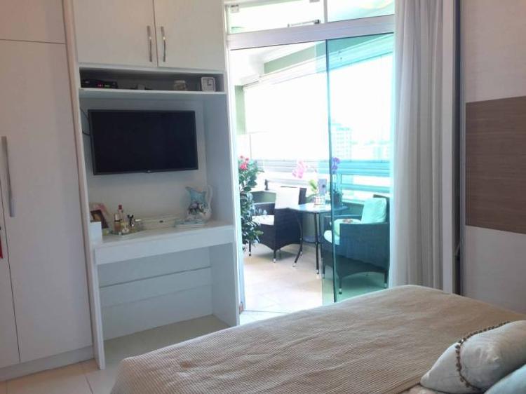 Apartamento com 3 Quartos à Venda, 101 m² por R$ 479.000