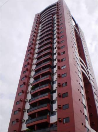 Apartamento com 3 Quartos à Venda, 105 m² por R$ 570.000