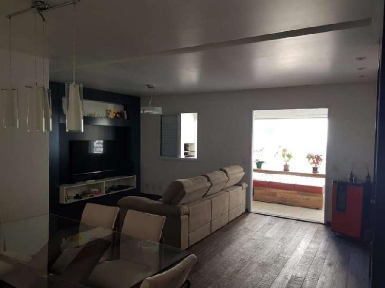 Apartamento com 3 Quartos à Venda, 105 m² por R$ 637.000