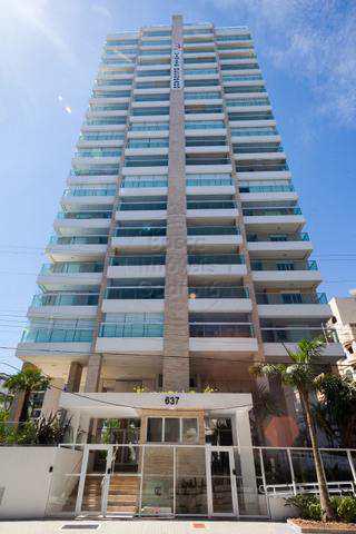Apartamento com 3 Quartos à Venda, 106 m² por R$ 750.000