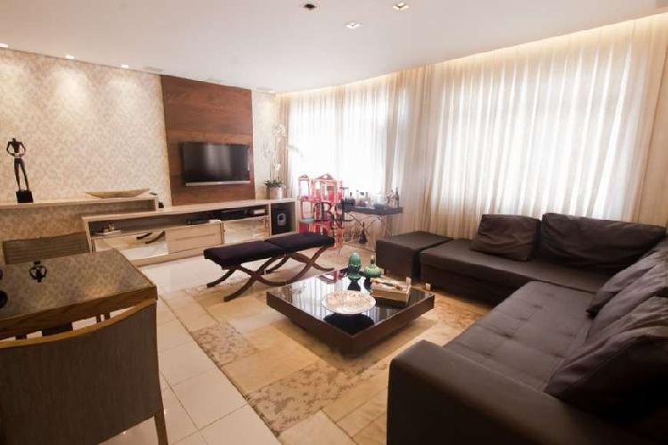 Apartamento com 3 Quartos à Venda, 109 m² por R$ 430.000