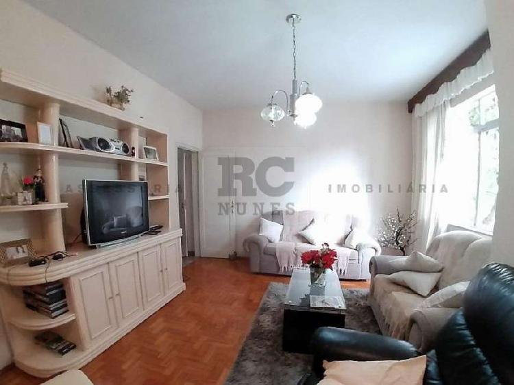 Apartamento com 3 Quartos à Venda, 110 m² por R$ 370.000