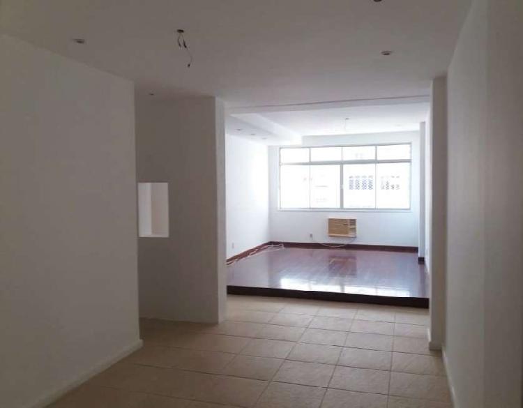 Apartamento com 3 Quartos à Venda, 117 m² por R$ 1.295.000