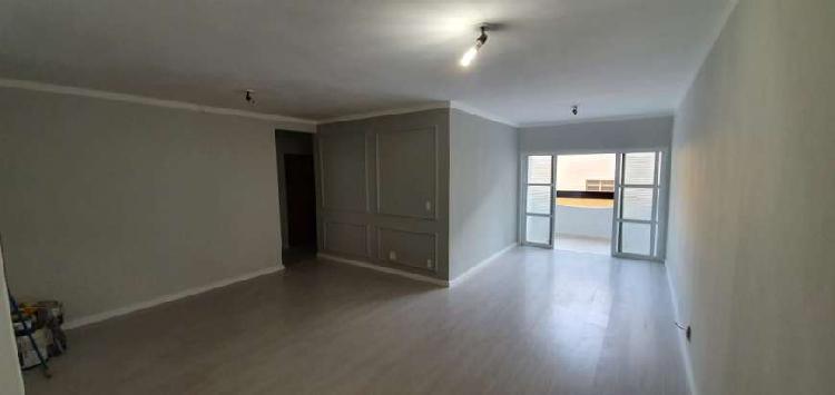 Apartamento com 3 Quartos à Venda, 117 m² por R$ 250.000