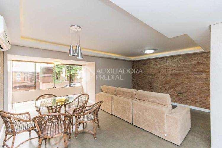 Apartamento com 3 Quartos à Venda, 123 m² por R$ 700.000