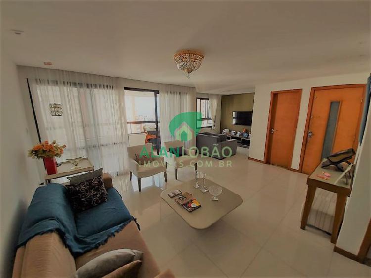 Apartamento com 3 Quartos à Venda, 130 m² por R$ 890.000