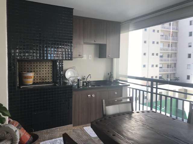 Apartamento com 3 Quartos à Venda, 135 m² por R$ 1.800.000