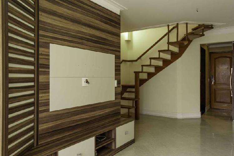 Apartamento com 3 Quartos à Venda, 139 m² por R$ 699.000