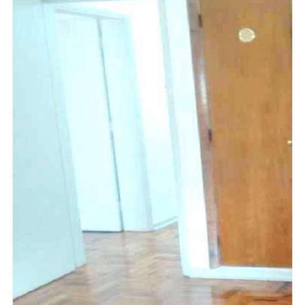 Apartamento com 3 Quartos à Venda, 140 m² por R$ 900.000