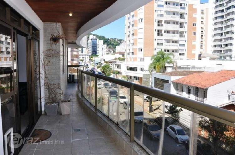 Apartamento com 3 Quartos à Venda, 142 m² por R$ 1.200.000