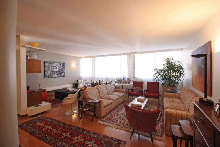 Apartamento com 3 Quartos à Venda, 153 m² por R$ 1.600.000