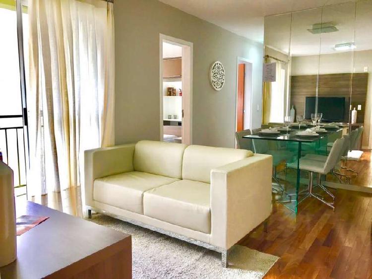 Apartamento com 3 Quartos à Venda, 58 m² por R$ 165.000