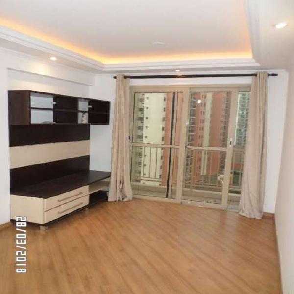 Apartamento com 3 Quartos à Venda, 64 m² por R$ 330.000