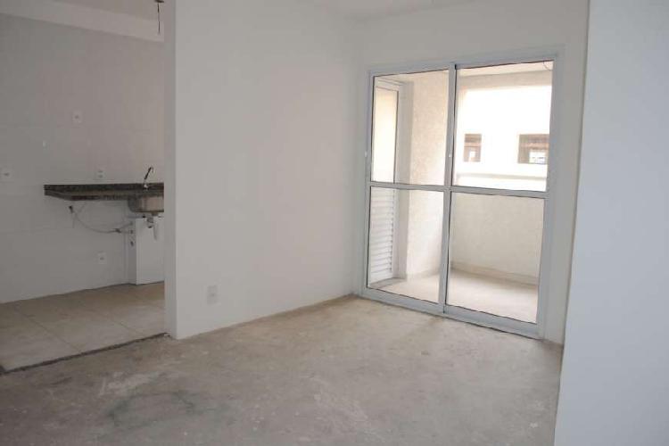 Apartamento com 3 Quartos à Venda, 67 m² por R$ 270.000