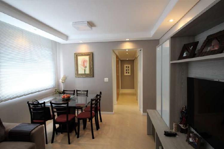 Apartamento com 3 Quartos à Venda, 75 m² por R$ 410.000