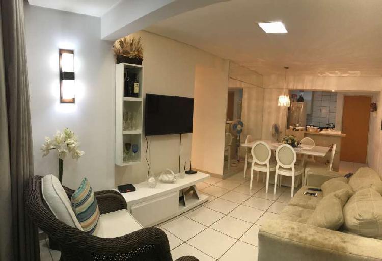 Apartamento com 3 Quartos à Venda, 76 m² por R$ 298.000