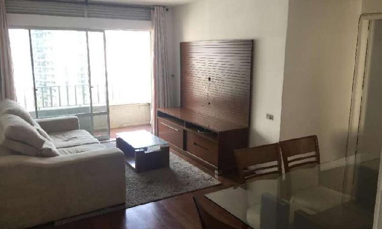 Apartamento com 3 Quartos à Venda, 81 m² por R$ 525.000