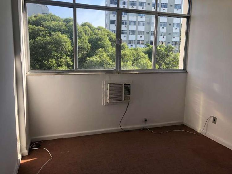 Apartamento com 3 Quartos à Venda, 85 m² por R$ 1.300.000