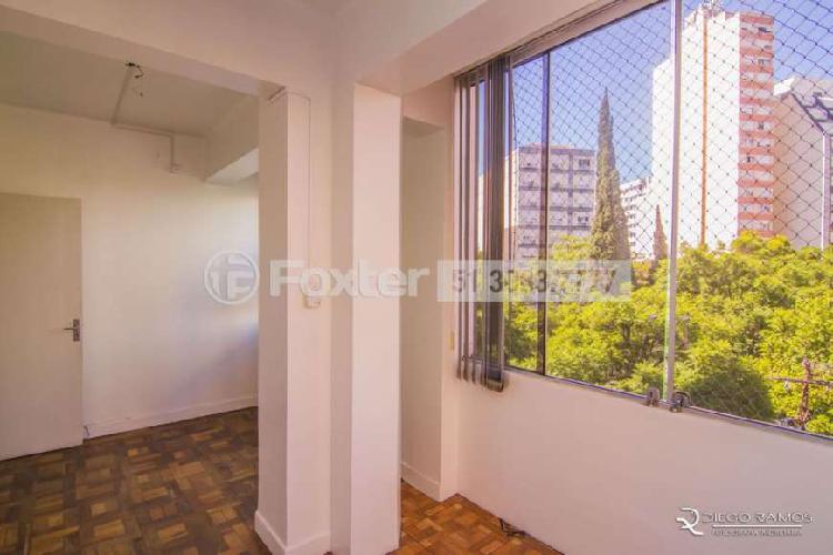 Apartamento com 3 Quartos à Venda, 85 m² por R$ 260.000