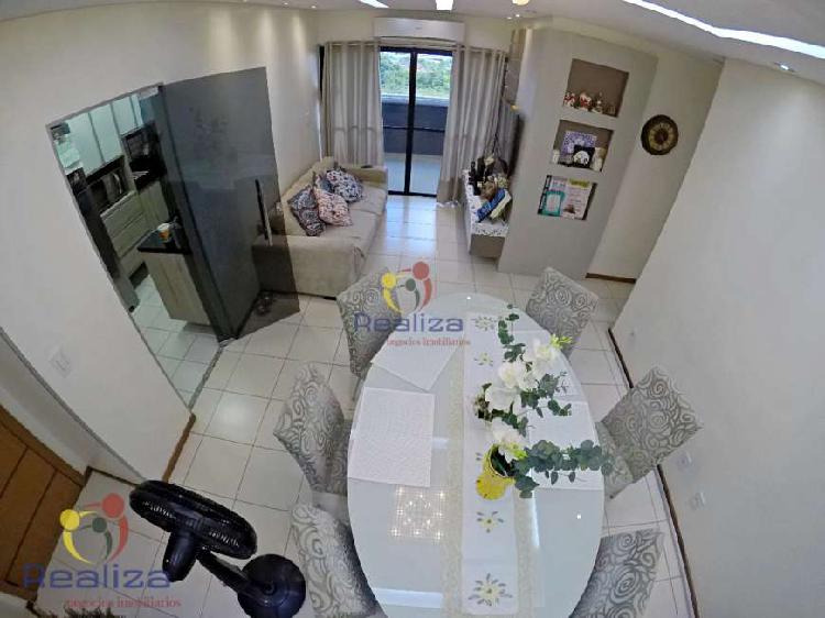 Apartamento com 3 Quartos à Venda, 85 m² por R$ 360.000