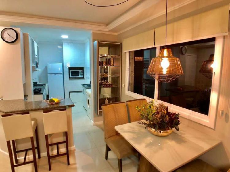 Apartamento com 3 Quartos à Venda, 90 m² por R$ 420.000