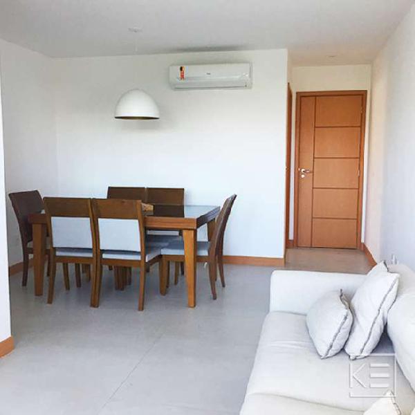 Apartamento com 3 Quartos à Venda, 91 m² por R$ 650.000