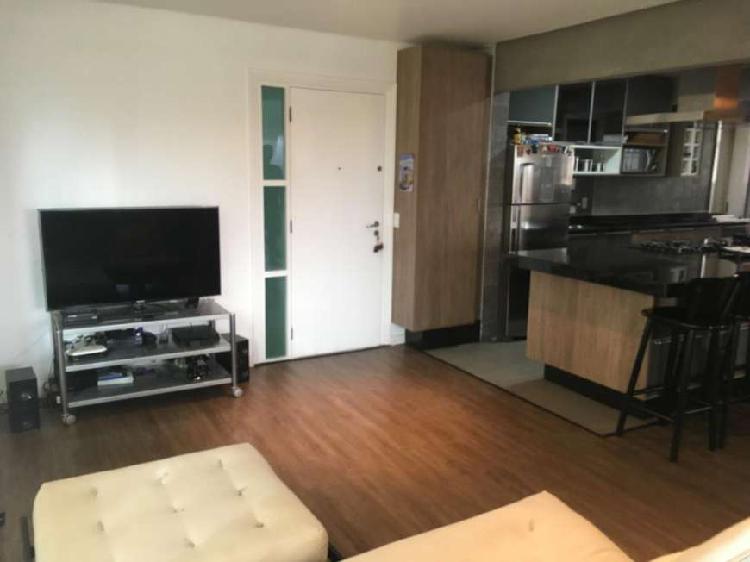 Apartamento com 3 Quartos à Venda, 94 m² por R$ 615.000