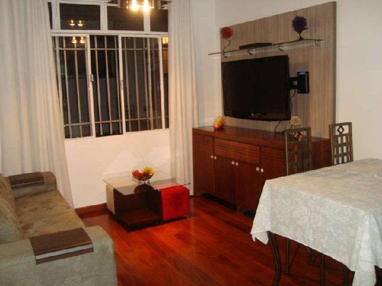 Apartamento com 3 Quartos à Venda, 95 m² por R$ 360.000