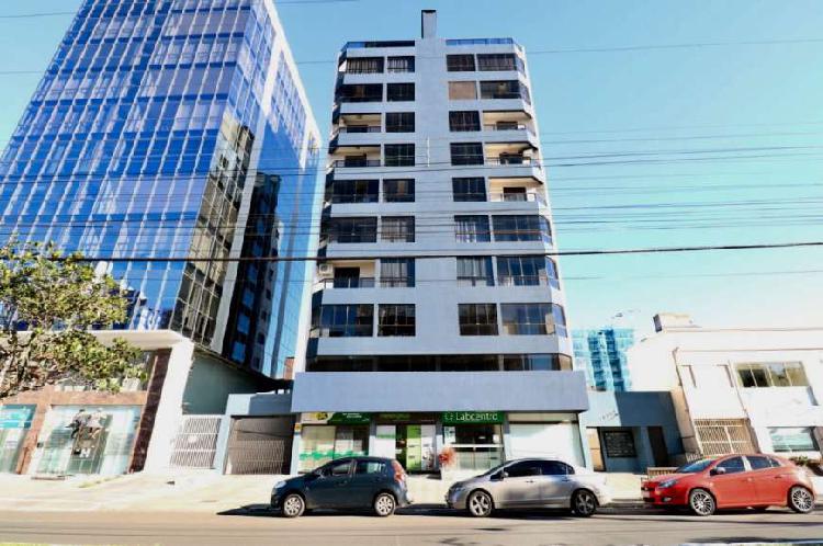 Apartamento com 3 Quartos à Venda, 95 m² por R$ 415.000