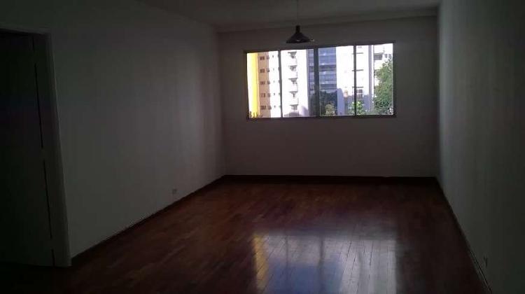 Apartamento com 3 Quartos para Alugar, 123 m² por R$