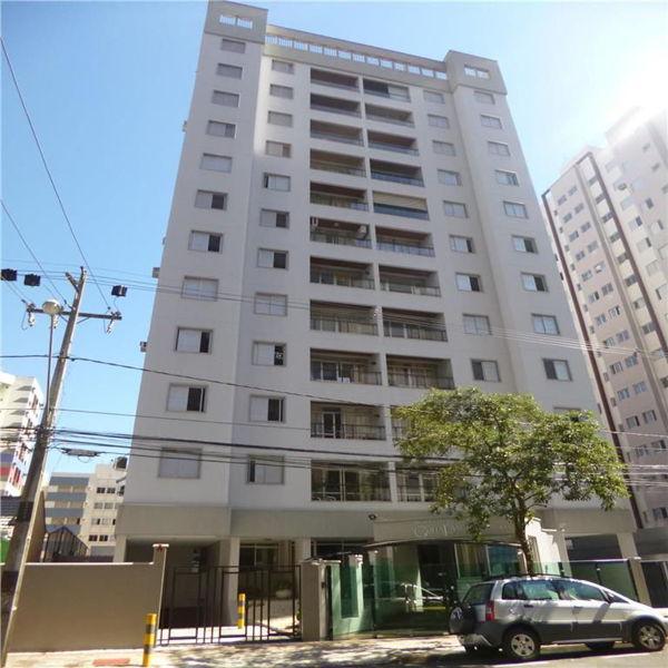 Apartamento com 3 Quartos para Alugar, 132 m² por R$