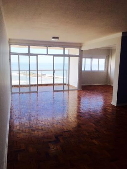 Apartamento com 3 Quartos para Alugar, 216 m² por R$