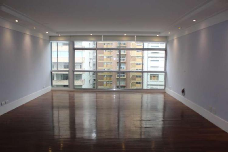 Apartamento com 3 Quartos para Alugar, 222 m² por R$