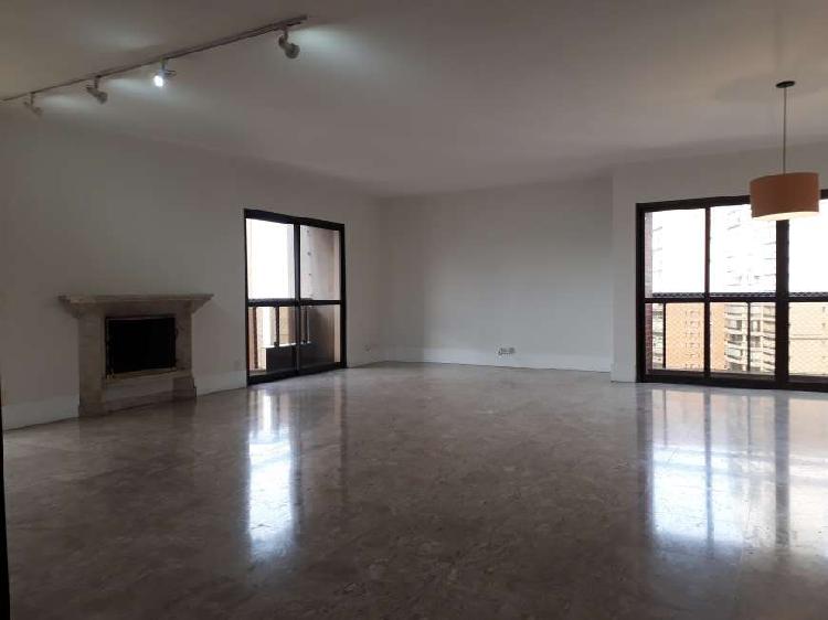 Apartamento com 3 Quartos para Alugar, 279 m² por R$