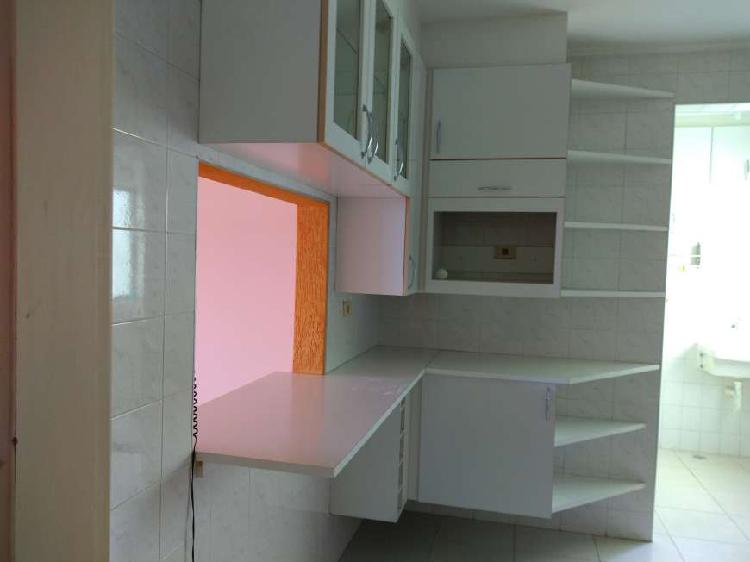 Apartamento com 3 Quartos para Alugar, 78 m² por R$