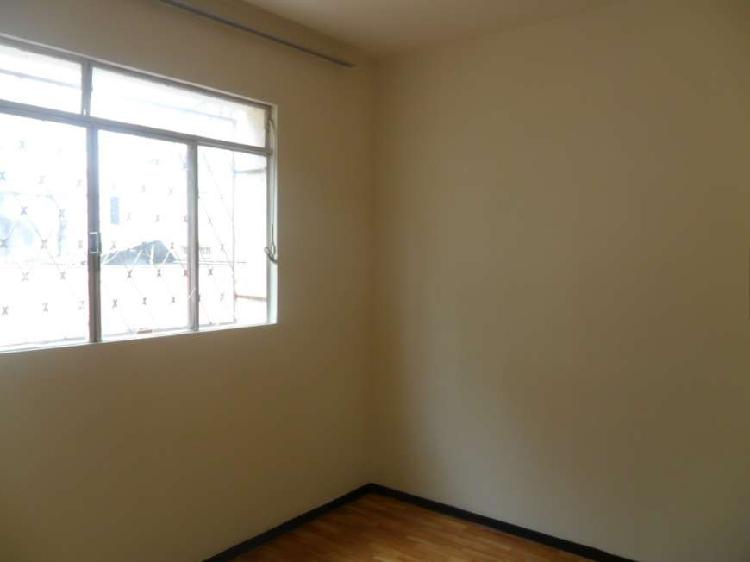 Apartamento com 3 Quartos para Alugar, 83 m² por R$