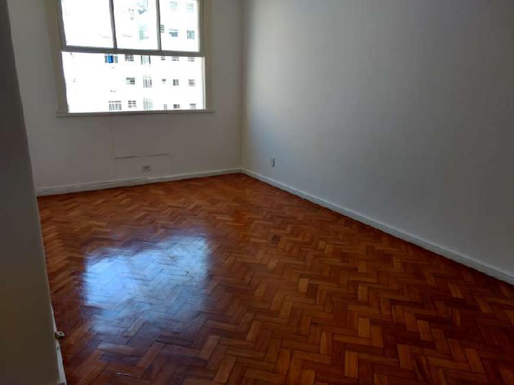 Apartamento com 3 Quartos para Alugar, 94 m² por R$