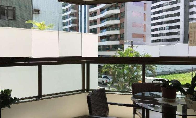 Apartamento com 4 Quartos à Venda, 132 m² por R$ 625.000