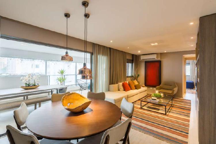 Apartamento com 4 Quartos à Venda, 140 m² por R$ 1.550.000