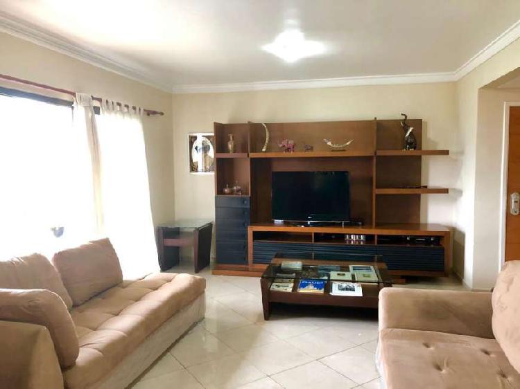 Apartamento com 4 Quartos à Venda, 150 m² por R$ 800.000