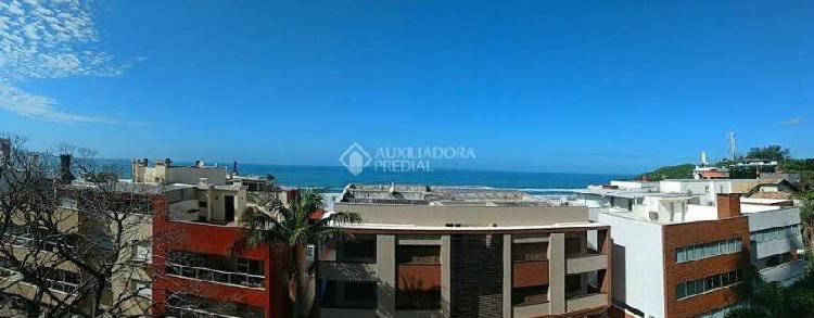 Apartamento com 4 Quartos à Venda, 169 m² por R$ 690.000