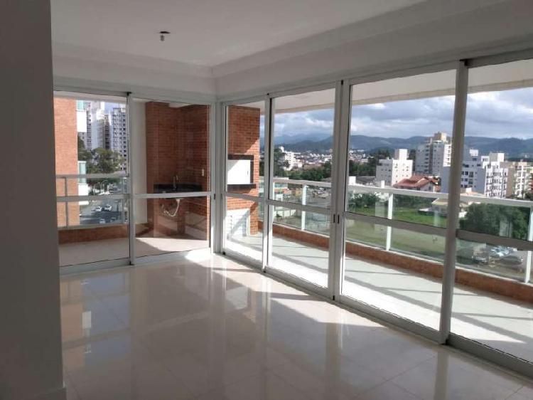 Apartamento com 4 Quartos à Venda, 177 m² por R$ 993.800