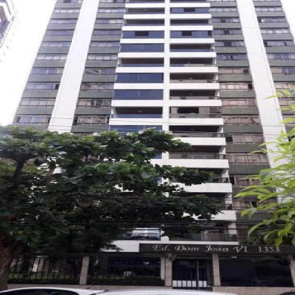 Apartamento com 4 Quartos à Venda, 189 m² por R$ 850.000