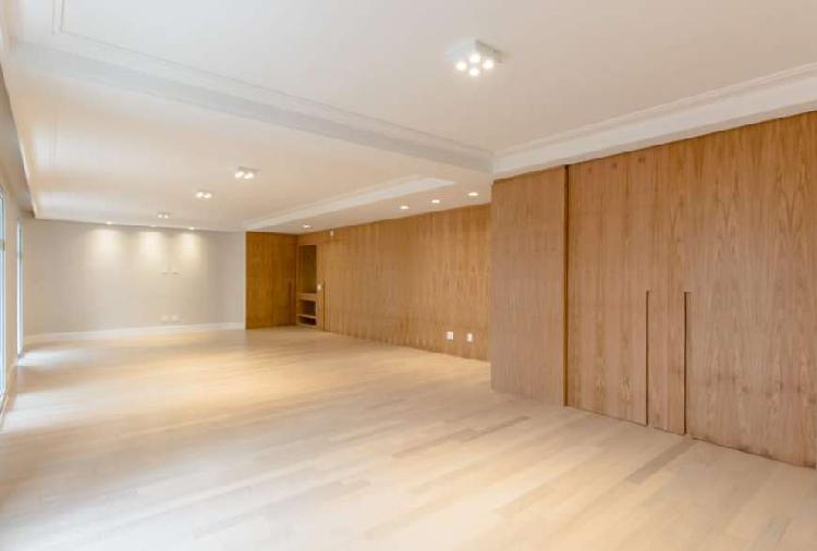 Apartamento com 4 Quartos à Venda, 286 m² por R$ 4.390.000