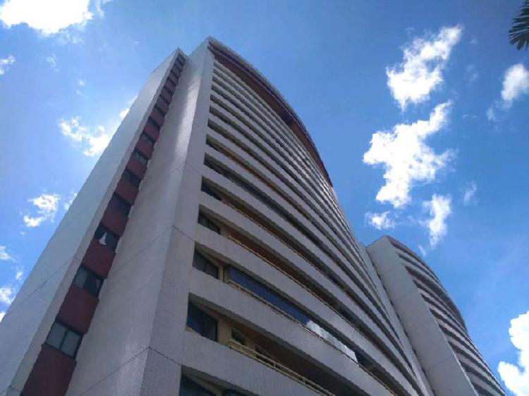Apartamento com 4 Quartos para Alugar, 117 m² por R$
