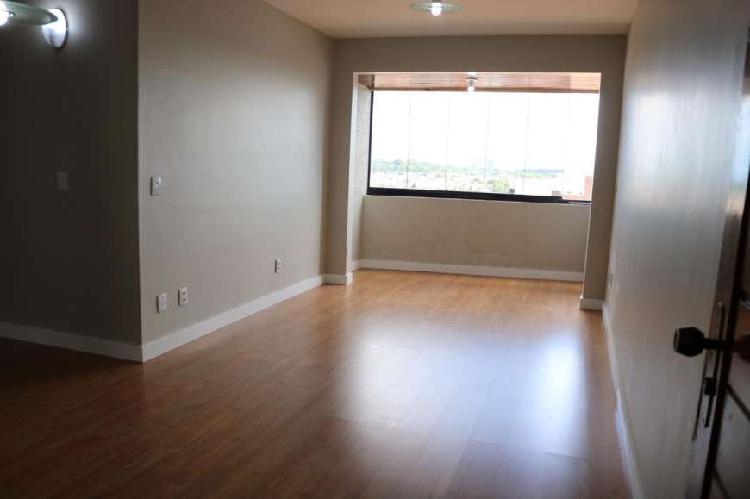Apartamento com 4 Quartos para Alugar, 124 m² por R$