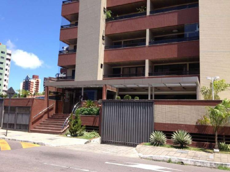 Apartamento com 4 Quartos para Alugar, 146 m² por R$